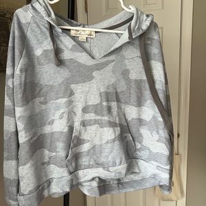 VINTAGE HAVANA CAMO CROPPED HOODIE!